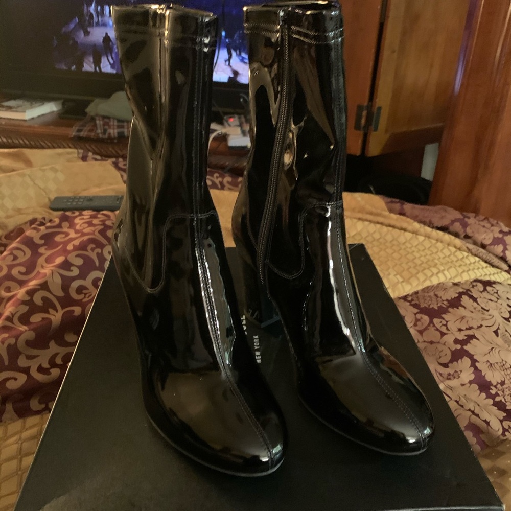 COPY - Kenneth Cole patent leather boots size 9 b…